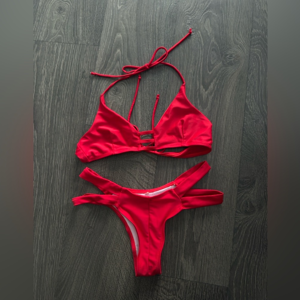 Red bikini set